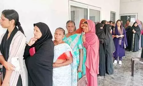 ജില്ലയിൽ വോട്ടിങ്ങിനോട് മുഖംതിരിച്ച് വനിതകൾ ജില്ലയിൽ വോട്ടിങ്ങിനോട് മുഖംതിരിച്ച് വനിതകൾ