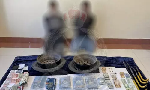 ഹഷീഷ് കടത്തുന്നതിനിടെ രണ്ടുപേർ മുസന്ദമിൽ പിടിയിൽ ഹഷീഷ് കടത്തുന്നതിനിടെ രണ്ടുപേർ മുസന്ദമിൽ പിടിയിൽ