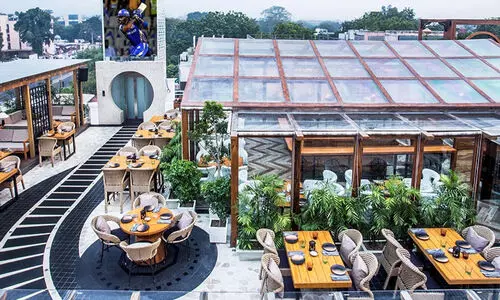 വരുമാനം ബൗണ്ടറി കടക്കും; കഫേകൾ തുടങ്ങി ഐ.പി.എൽ ടീമുകൾ