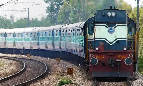 ഇന്ത്യയിൽ ഒരു ദിവസം ഓടുന്നത് എത്ര ട്രെയിനുകൾ? കണക്കുകളുമായി റെയിൽവേ മന്ത്രി