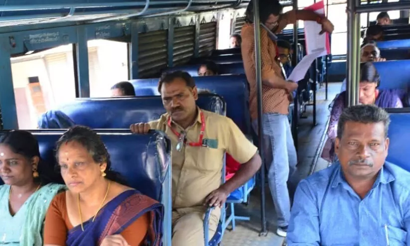 ഉരുൾ ദുരന്ത ഭൂമിയിൽ നിന്ന് പോളിങ് ബൂത്തിലേക്ക് അവർ എത്തി