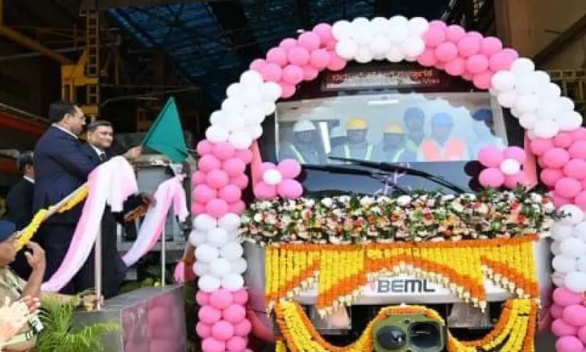 നമ്മ മെട്രോ പിങ്ക് ലൈൻ പ്രോട്ടോടൈപ്പ് ട്രെയിൻ പുറത്തിറക്കി നമ്മ മെട്രോ പിങ്ക് ലൈൻ പ്രോട്ടോടൈപ്പ് ട്രെയിൻ പുറത്തിറക്കി