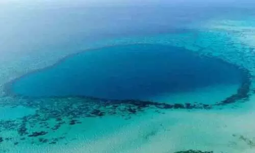 അ​ത്ഭു​തം, നി​ഗൂ​ഢ​ത​ക​ളൊ​ളി​പ്പി​ച്ച ചെ​ങ്ക​ട​ലി​ലെ നീ​ല​ക്കു​ഴി​ക​ൾ