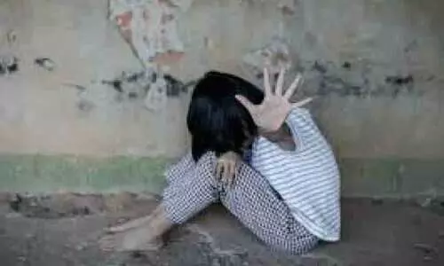 വേ​ശ്യാ​വൃ​ത്തി​ക്കാ​യി ഉ​പ​യോ​ഗി​ച്ചു; പ്രാ​യ​പൂ​ർ​ത്തി​യാ​കാ​ത്ത പെ​ൺ​കു​ട്ടിയുടെ വ​ള​ർ​ത്ത​മ്മ വി​ചാ​ര​ണ നേ​രി​ടു​ന്നു