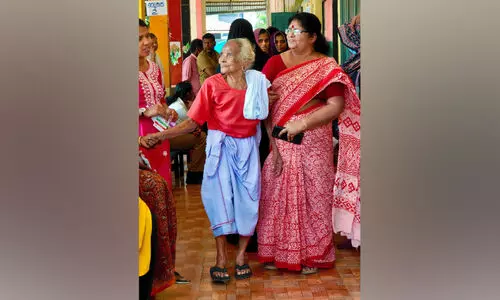 108 വെറും നമ്പറാണ് കുഞ്ഞിപ്പെണ്ണിന് 108 വെറും നമ്പറാണ് കുഞ്ഞിപ്പെണ്ണിന്