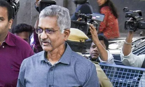 ഫോൺ ചോർത്തൽ: മുൻ ഇന്റലിജൻസ് മേധാവി കീഴടങ്ങി ഫോൺ ചോർത്തൽ: മുൻ ഇന്റലിജൻസ് മേധാവി കീഴടങ്ങി