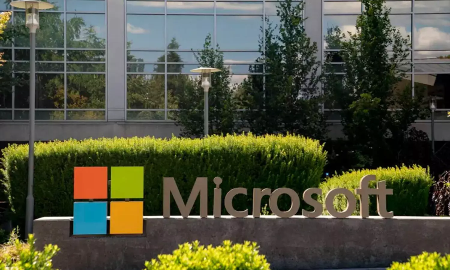 മൈക്രോസോഫ്റ്റിന് ഇസ്രായേൽ സൈന്യവുമായി അടുത്ത ബന്ധം; ഗസ്സ വംശഹത്യയിൽ പങ്കുവഹിച്ചതിന് ടെക് ഭീമനെതിരെ നിയമനടപടിക്ക് മനുഷ്യാവകാശ സംഘടനകൾ