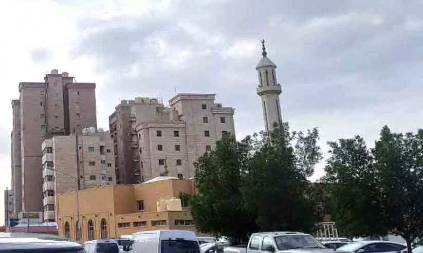 ഫാമിലി റെസിഡൻഷ്യൽ ഏരിയകളിലെ പ്രവാസി ബാച്ചിലർ താമസത്തിൽ നടപടി ഫാമിലി റെസിഡൻഷ്യൽ ഏരിയകളിലെ പ്രവാസി ബാച്ചിലർ താമസത്തിൽ നടപടി