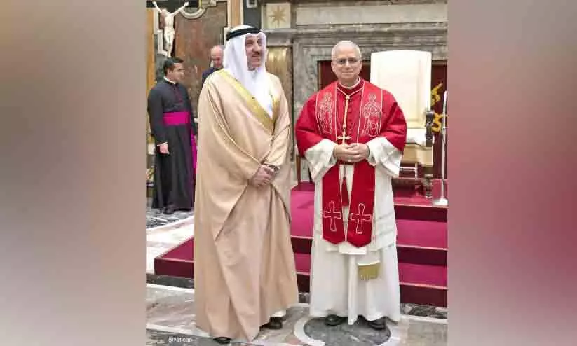 ബഹ്റൈൻ അംബാസഡർ വത്തിക്കാൻ സിറ്റിയിൽ മാർപാപ്പക്ക് വിശ്വാസപത്രം സമർപ്പിച്ചു ബഹ്റൈൻ അംബാസഡർ വത്തിക്കാൻ സിറ്റിയിൽ മാർപാപ്പക്ക് വിശ്വാസപത്രം സമർപ്പിച്ചു