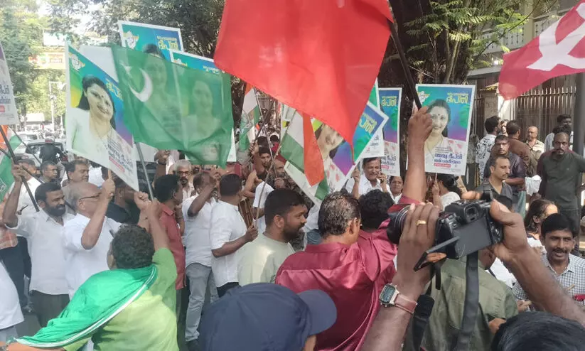 കോർപറേഷനുകൾ എൽ.ഡി.എഫിന് കനത്ത തിരിച്ചടി; ശക്തിദുർഗമായ കൊല്ലത്ത് പിന്നിൽ കോർപറേഷനുകൾ എൽ.ഡി.എഫിന് കനത്ത തിരിച്ചടി; ശക്തിദുർഗമായ കൊല്ലത്ത് പിന്നിൽ