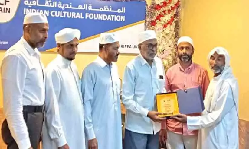 39 വർഷത്തെ പ്രവാസം നിർത്തി; റഹീം പെരുമ്പടപ്പ് നാട്ടിലേക്ക് മടങ്ങുന്നു 39 വർഷത്തെ പ്രവാസം നിർത്തി; റഹീം പെരുമ്പടപ്പ് നാട്ടിലേക്ക് മടങ്ങുന്നു