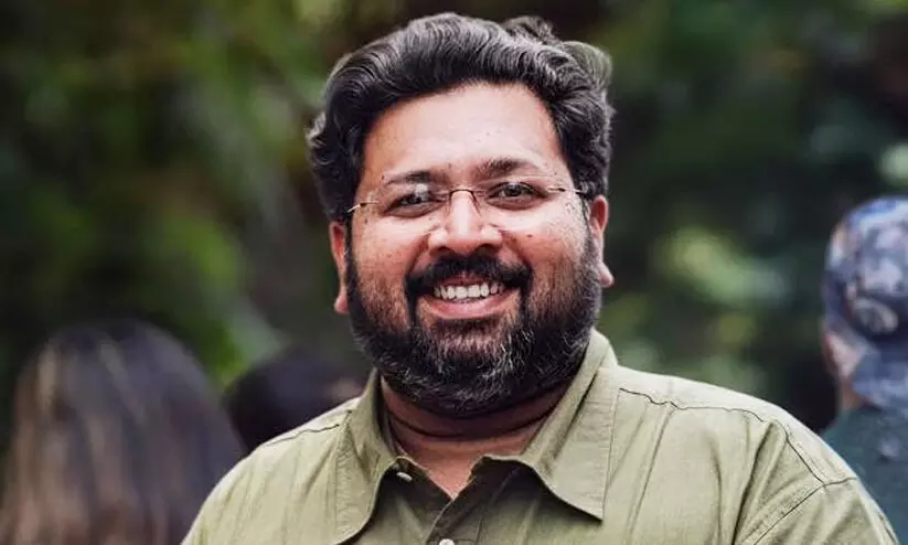 കവടിയാർ പിടിച്ചെടുത്ത് കെ.എസ്. ശബരിനാഥൻ കവടിയാർ പിടിച്ചെടുത്ത് കെ.എസ്. ശബരിനാഥൻ