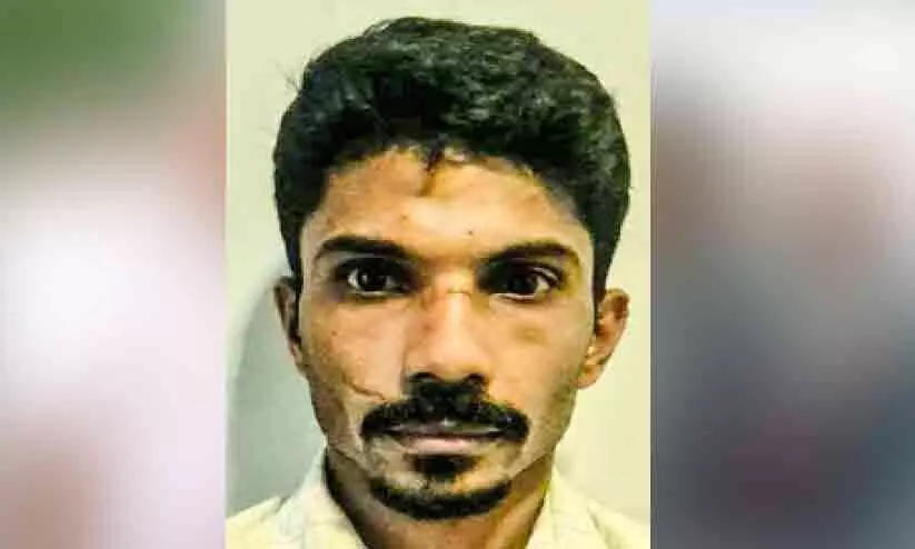 വിദ്യാര്ഥിനിയുടെ സ്വർണാഭരണം കവര്ന്ന യുവാവ് പിടിയില് വിദ്യാര്ഥിനിയുടെ സ്വർണാഭരണം കവര്ന്ന യുവാവ് പിടിയില്