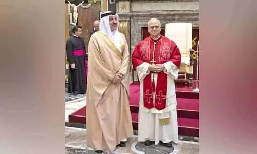 ബഹ്റൈൻ അംബാസഡർ വത്തിക്കാൻ സിറ്റിയിൽ മാർപാപ്പക്ക് വിശ്വാസപത്രം സമർപ്പിച്ചു ബഹ്റൈൻ അംബാസഡർ വത്തിക്കാൻ സിറ്റിയിൽ മാർപാപ്പക്ക് വിശ്വാസപത്രം സമർപ്പിച്ചു