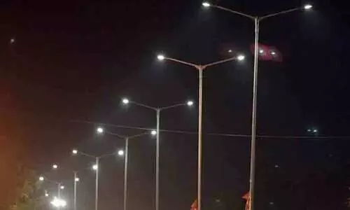 ശബരിമല; കെ.എസ്.ഇ.ബി സ്ഥാപിച്ചത് 9500 എൽ.ഇ.ഡി വിളക്ക് ശബരിമല; കെ.എസ്.ഇ.ബി സ്ഥാപിച്ചത് 9500 എൽ.ഇ.ഡി വിളക്ക്