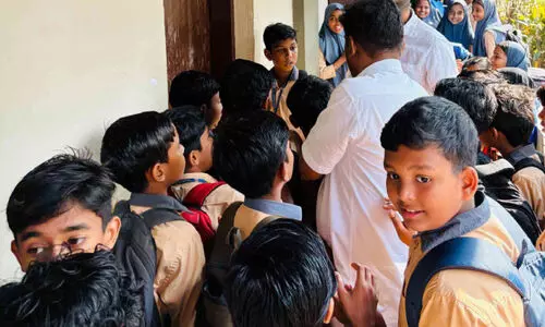 Unable ,booth key,Valliad school,locked ,open,വള്ളിയാട്,ആയഞ്ചേരി, കോഴിക്കോട് Unable ,booth key,Valliad school,locked ,open,വള്ളിയാട്,ആയഞ്ചേരി, കോഴിക്കോട്