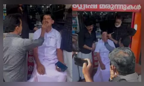 വാക്ക് പാലിച്ചു; എൽ.ഡി.എഫ് പ്രവർത്തകൻ മീശ വടിച്ചു വാക്ക് പാലിച്ചു; എൽ.ഡി.എഫ് പ്രവർത്തകൻ മീശ വടിച്ചു