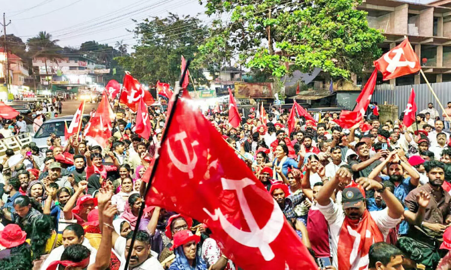 മൂപ്പൈനാടിന്‍റെ ചരിത്രം തിരുത്തി എൽ.ഡി.എഫ്