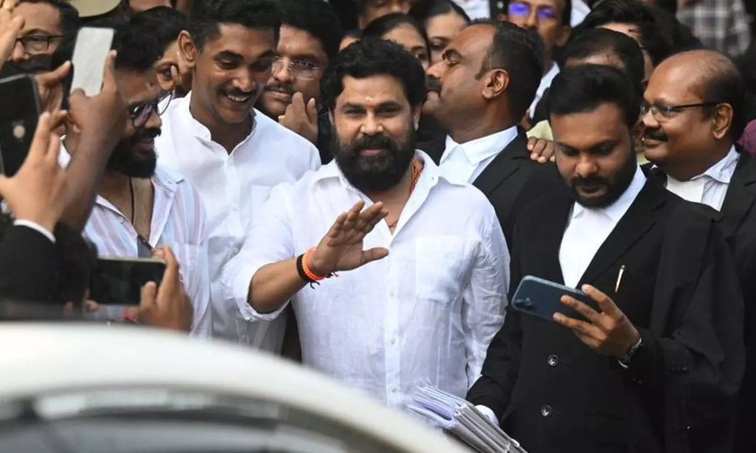 ദിലീപിനെ എന്തുകൊണ്ട് വെറുതെ വിട്ടു..!;    കോടതി ഉത്തരം തേടിയത് ഈ ചോദ്യങ്ങള്‍ക്ക്