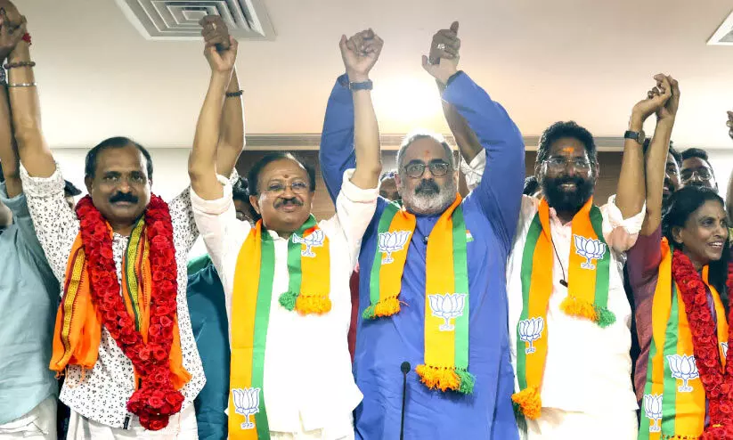 നേട്ടം കൊയ്ത് എൻ.ഡി.എ; തിരിച്ചടിയിൽ പകച്ച് എൽ.ഡി.എഫ് നേട്ടം കൊയ്ത് എൻ.ഡി.എ; തിരിച്ചടിയിൽ പകച്ച് എൽ.ഡി.എഫ്