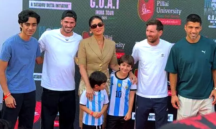 മെസ്സിയെ കാണാനെത്തി കരീനയും മക്കളും മെസ്സിയെ കാണാനെത്തി കരീനയും മക്കളും