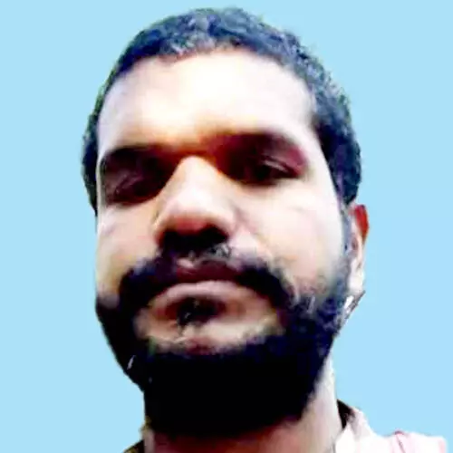 കെ.എസ്.ആർ.ടി.സി ബസ്  വഴിയിൽ നിർത്തി ഡ്രൈവർ മരത്തിൽ തൂങ്ങിമരിച്ചു