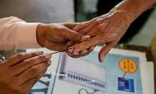 ജ​​ന​​ങ്ങ​​ൾ ന​​ൽ​​കു​​ന്ന പാ​​ഠം -ലീ​​ഡ​​ർ കെ. ​​ക​​രു​​ണാ​​ക​​ര​​ൻ സ്റ്റ​​ഡി സെ​​ന്‍റ​​ർ