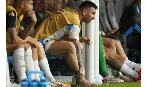 മെസ്സിയുടെ ഇടത്തേ കാലിന് 8,151 കോടി ഇൻഷൂറൻസ്; ഒരു നിബന്ധന പാലിച്ചില്ലെങ്കിൽ നഷ്ടമാകും മെസ്സിയുടെ ഇടത്തേ കാലിന് 8,151 കോടി ഇൻഷൂറൻസ്; ഒരു നിബന്ധന പാലിച്ചില്ലെങ്കിൽ നഷ്ടമാകും