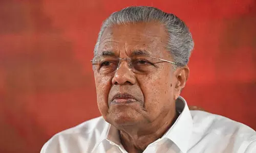 ‘ക്യാപ്റ്റൻ’ ഇറങ്ങി, കളി തോറ്റു; പ്രചാരണത്തിനിറങ്ങിയ ആറിൽ അഞ്ച് കോർപറേഷനും എൽ.ഡി.എഫിന് നഷ്ടം ‘ക്യാപ്റ്റൻ’ ഇറങ്ങി, കളി തോറ്റു; പ്രചാരണത്തിനിറങ്ങിയ ആറിൽ അഞ്ച് കോർപറേഷനും എൽ.ഡി.എഫിന് നഷ്ടം