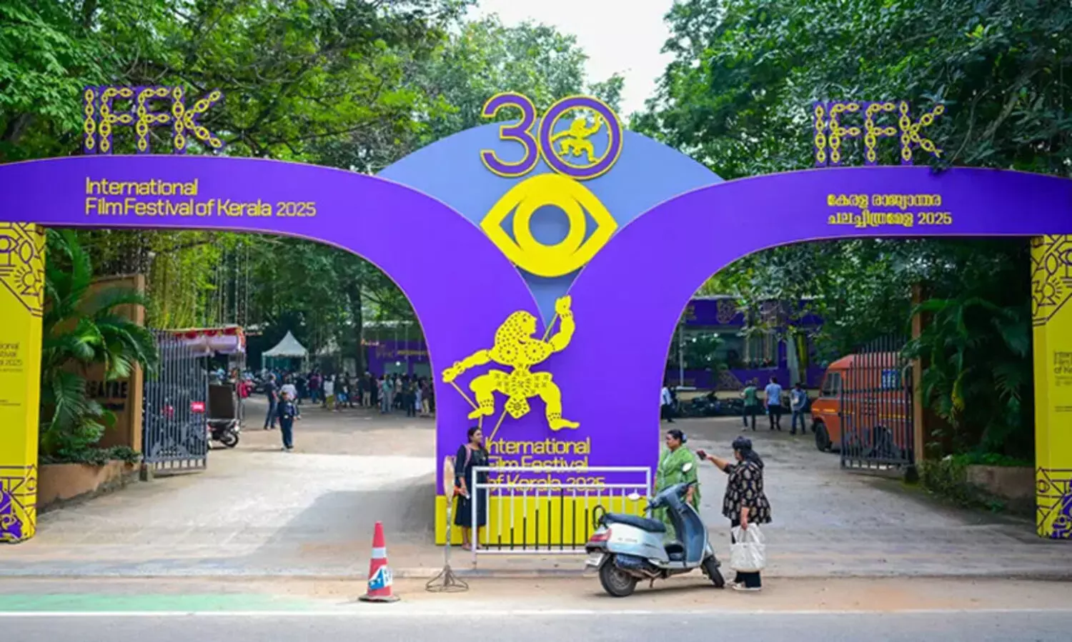 ഐ.​എ​ഫ്.​എ​ഫ്.​കെയിൽ സിനിമകൾക്ക് പ്രദർശനാനുമതി നിഷേധിച്ചതിനെതിരെ പ്രതിഷേധം ശക്‌തം