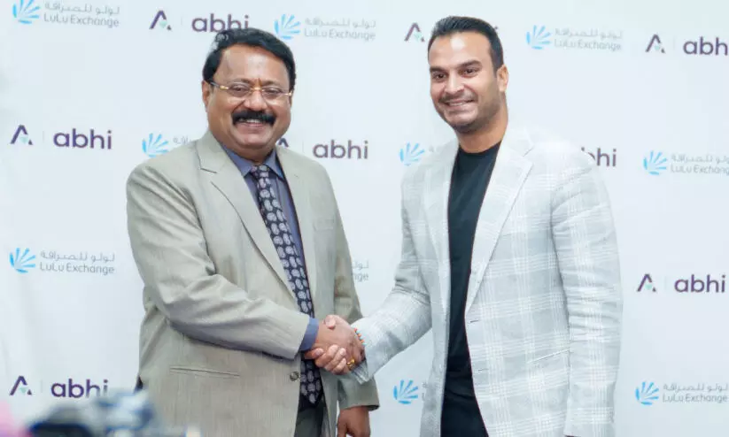 ശമ്പളത്തിന് കാത്തിരിക്കേണ്ട; പകുതി തുക വരെ നാട്ടിലേക്ക് അയക്കാം ശമ്പളത്തിന് കാത്തിരിക്കേണ്ട; പകുതി തുക വരെ നാട്ടിലേക്ക് അയക്കാം