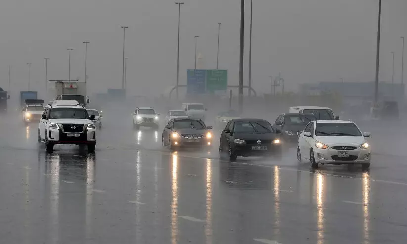 അസ്ഥിരകാലാവസ്ഥ; ചിലയിടങ്ങളിൽ ശക്തമായ മഴ അസ്ഥിരകാലാവസ്ഥ; ചിലയിടങ്ങളിൽ ശക്തമായ മഴ