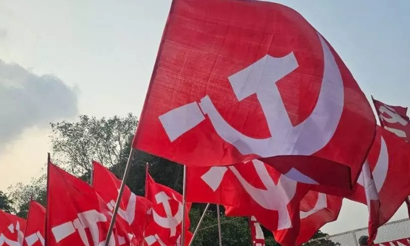 സ്വർണക്കൊള്ളയിൽ ജനരോഷം; പ്രഹരത്തിലും മൂന്നാം സർക്കാർ ലക്ഷ്യം കൈവിടാതെ സി.പി.എം സ്വർണക്കൊള്ളയിൽ ജനരോഷം; പ്രഹരത്തിലും മൂന്നാം സർക്കാർ ലക്ഷ്യം കൈവിടാതെ സി.പി.എം