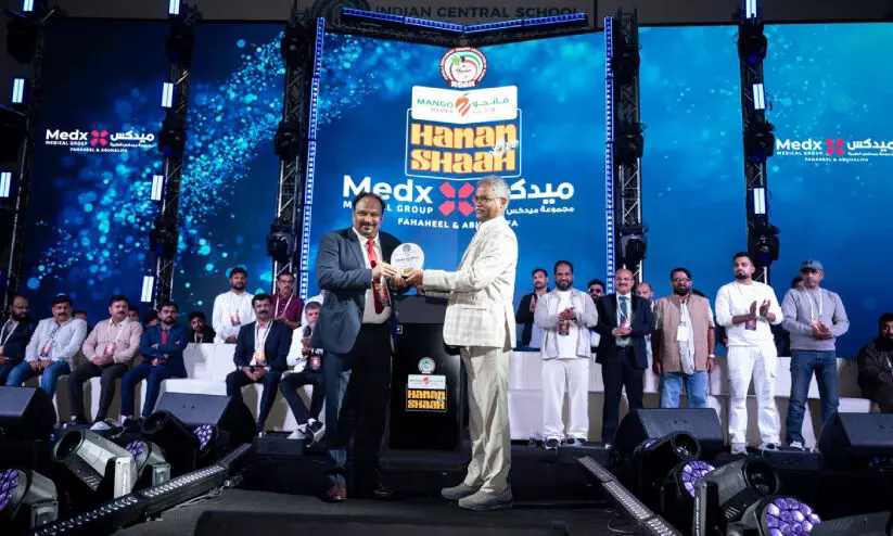 ആദരവ് ഏറ്റുവാങ്ങി പ്രമുഖർ ആദരവ് ഏറ്റുവാങ്ങി പ്രമുഖർ