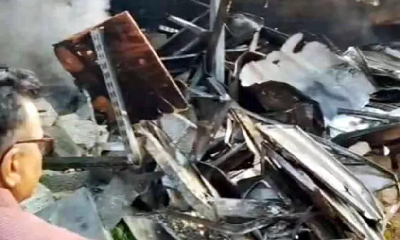 സൂപ്പര് മാര്ക്കറ്റ് ഗോഡൗണില് തീപിടിത്തം; 1.5 കോടി രൂപയുടെ സാധനങ്ങള് അഗ്നിക്കിരയായി സൂപ്പര് മാര്ക്കറ്റ് ഗോഡൗണില് തീപിടിത്തം; 1.5 കോടി രൂപയുടെ സാധനങ്ങള് അഗ്നിക്കിരയായി