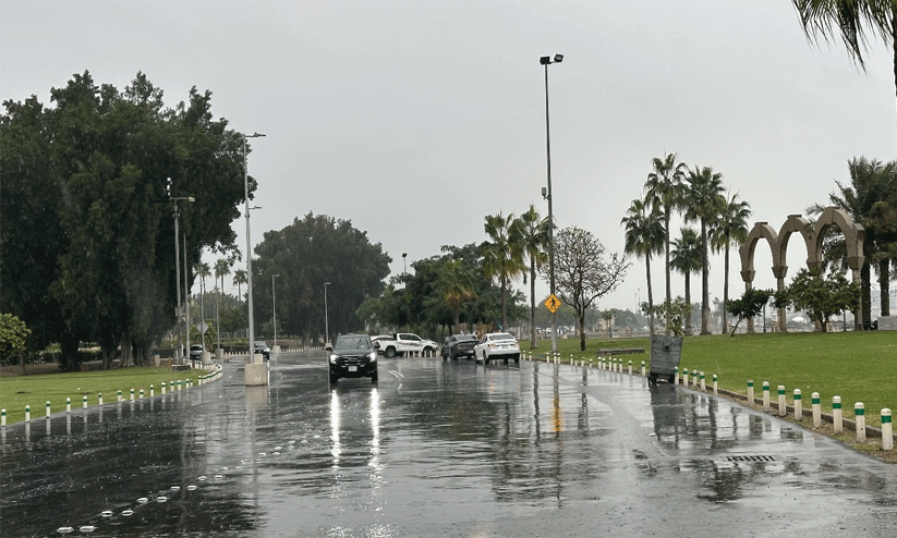 തണുപ്പിെൻറ വരവറിയിച്ച് ജുബൈലിലും പരിസരപ്രദേശങ്ങളിലും മഴ തണുപ്പിെൻറ വരവറിയിച്ച് ജുബൈലിലും പരിസരപ്രദേശങ്ങളിലും മഴ