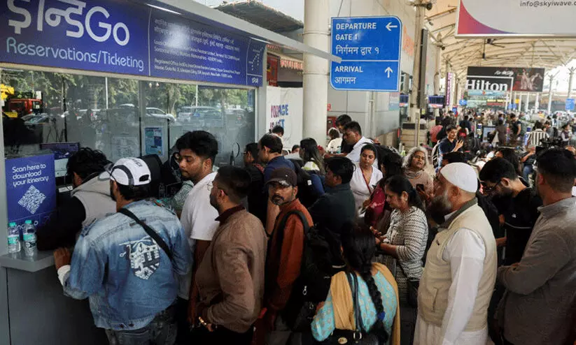 ഇൻഡിഗോ വിമാന പ്രതിസന്ധിയിൽ ഇടപെടാൻ വിസമ്മതിച്ച് സുപ്രീംകോടതി; ഡൽഹി ഹൈകോടതിയെ സമീപിക്കാൻ നിർദേശം ഇൻഡിഗോ വിമാന പ്രതിസന്ധിയിൽ ഇടപെടാൻ വിസമ്മതിച്ച് സുപ്രീംകോടതി; ഡൽഹി ഹൈകോടതിയെ സമീപിക്കാൻ നിർദേശം