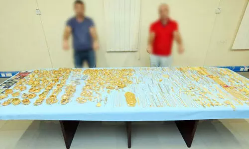 മ​സ്ക​ത്തി​ൽ 10 ല​ക്ഷം റി​യാ​ലി​ന്റെ സ്വ​ർ​ണ​ക്കൊ​ള്ള; പ്ര​തി​ക​ൾ പി​ടി​യി​ൽ