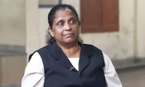 ദിലീപ് കേസിലെ മാഡമല്ലേ എന്നു ചോദിച്ച് ആ പെൺകുട്ടി കെട്ടിപ്പിടിച്ചു; തോറ്റു പോയവർ ജയിക്കുന്ന നിമിഷമാണ് ഇതൊക്കെ -അതിജീവിതയുടെ അഭിഭാഷക ദിലീപ് കേസിലെ മാഡമല്ലേ എന്നു ചോദിച്ച് ആ പെൺകുട്ടി കെട്ടിപ്പിടിച്ചു; തോറ്റു പോയവർ ജയിക്കുന്ന നിമിഷമാണ് ഇതൊക്കെ -അതിജീവിതയുടെ അഭിഭാഷക