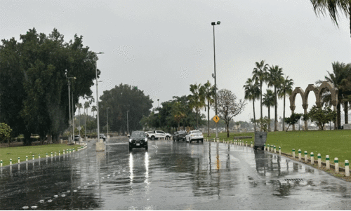 തണുപ്പിെൻറ വരവറിയിച്ച് ജുബൈലിലും പരിസരപ്രദേശങ്ങളിലും മഴ തണുപ്പിെൻറ വരവറിയിച്ച് ജുബൈലിലും പരിസരപ്രദേശങ്ങളിലും മഴ