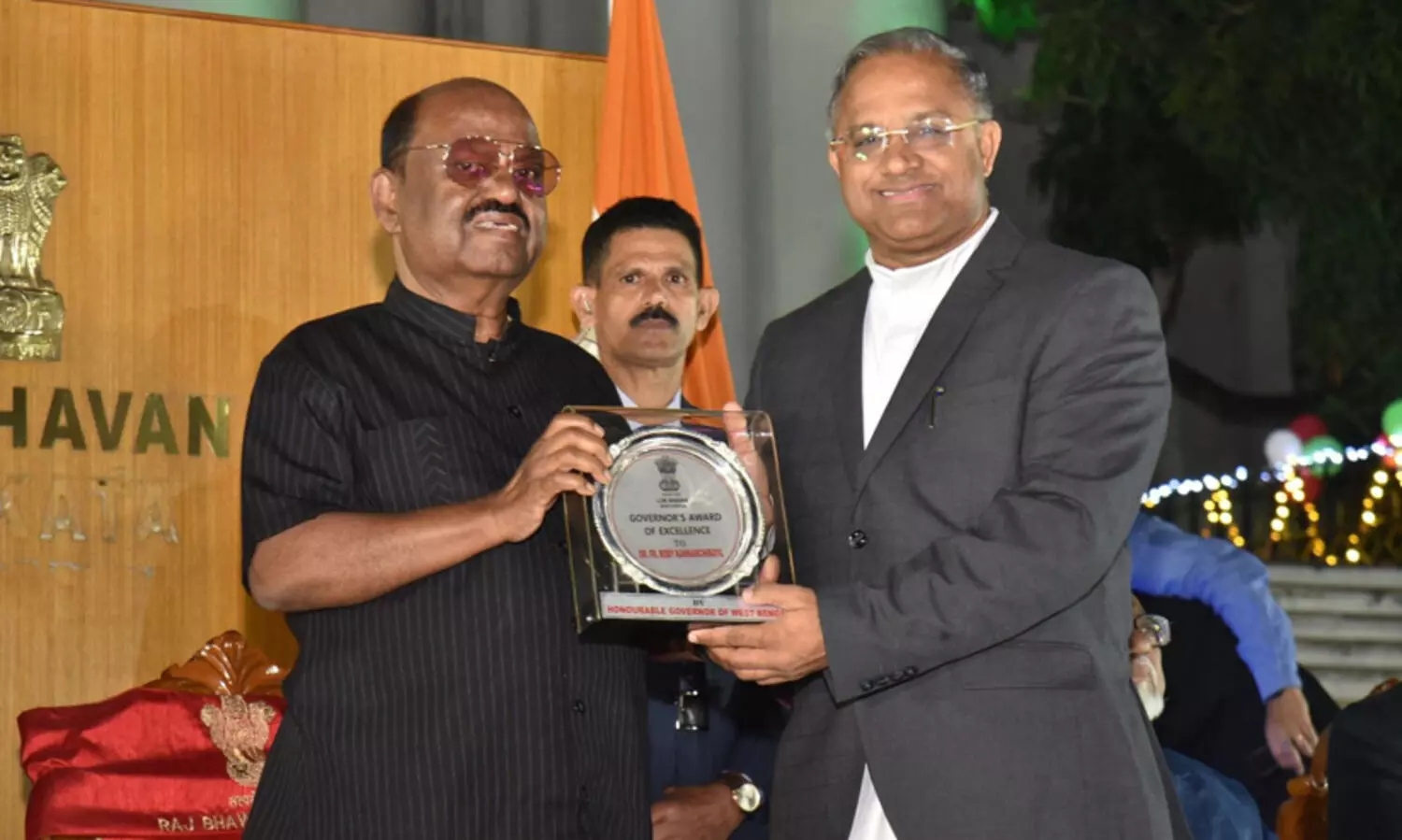 ബംഗാൾ ഗവർണറുടെ എക്സലൻസ് അവാർഡ് ഫാ. റോബി കണ്ണഞ്ചിറക്ക്‌