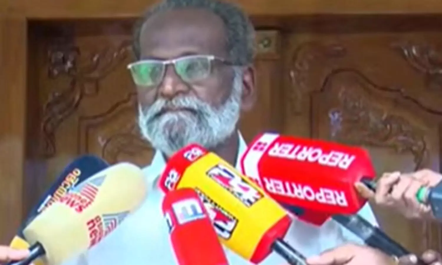 സി.പി.എം മൂട് താങ്ങികളുടെ പാർട്ടിയെന്ന് സി.പി.എം മുൻ എം.എൽ.എ; വി.എസ് ഉണ്ടായിരുന്നെങ്കിൽ ഇങ്ങനെ ആകില്ല