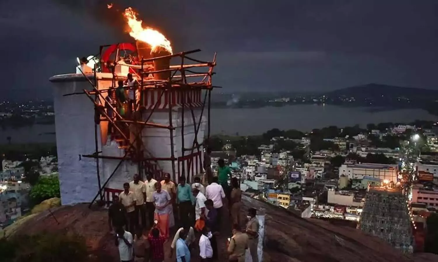 The pillar was built by Jains, not Hindus; Tamil Nadu government tells High Court that there is unnecessary controversy over the stone pillar in Thiruparakundram