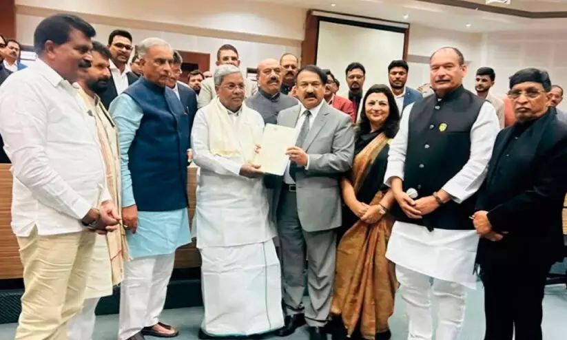 സംസ്ഥാനത്ത് പ്രവാസി മന്ത്രാലയം വേണമെന്ന് ആവശ്യം ശക്തം സംസ്ഥാനത്ത് പ്രവാസി മന്ത്രാലയം വേണമെന്ന് ആവശ്യം ശക്തം