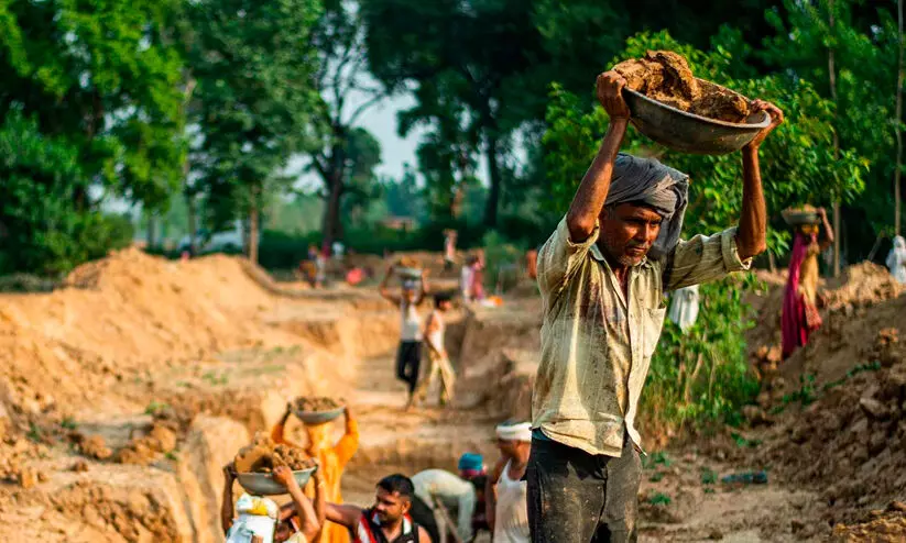 തൊഴിലുറപ്പ് പരിഷ്കാരം അധികബാധ്യത വരുത്തുമെങ്കിലും പിന്തുണയ്ക്കുമെന്ന് ആന്ധ്രാപ്രദേശ്; കൃഷി നടക്കുന്ന കാലയളവിൽ തൊഴിലുറപ്പ് സേവനം ലഭിക്കില്ല എന്നതും സ്വാഗതാർഹമെന്ന് തൊഴിലുറപ്പ് പരിഷ്കാരം അധികബാധ്യത വരുത്തുമെങ്കിലും പിന്തുണയ്ക്കുമെന്ന് ആന്ധ്രാപ്രദേശ്; കൃഷി നടക്കുന്ന കാലയളവിൽ തൊഴിലുറപ്പ് സേവനം ലഭിക്കില്ല എന്നതും സ്വാഗതാർഹമെന്ന്