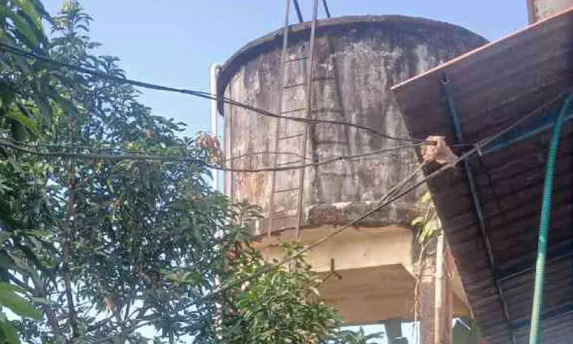 water tank,dangerous,condition ,patients, water authoritys, storage,30,000 liters,നീലേശ്വരം, കാസർകോട്, വെള്ളടാങ്ക്, water tank,dangerous,condition ,patients, water authoritys, storage,30,000 liters,നീലേശ്വരം, കാസർകോട്, വെള്ളടാങ്ക്,