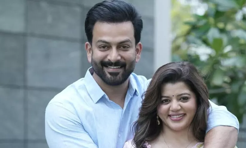 നടി ആക്രമിക്കപ്പെട്ട കേസ്; ‘എപ്പോഴും അവളോടൊപ്പം’, അതിജീവിതക്ക് പിന്തുണയുമായി പൃഥ്വിരാജും സുപ്രിയയും നടി ആക്രമിക്കപ്പെട്ട കേസ്; ‘എപ്പോഴും അവളോടൊപ്പം’, അതിജീവിതക്ക് പിന്തുണയുമായി പൃഥ്വിരാജും സുപ്രിയയും