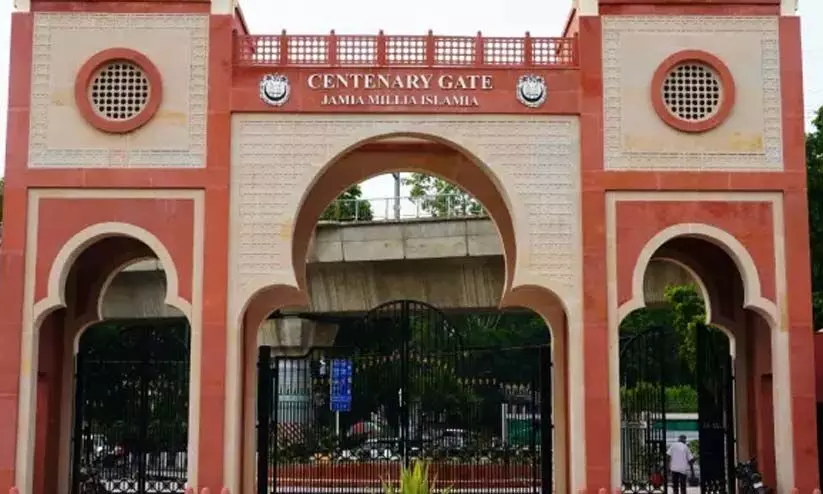 പൊലീസ് അതിക്രമത്തിന് ആറാണ്ട്; കാമ്പസിൽ ഒത്തുകൂടി ജാമിഅ മില്ലിയ വിദ്യാർഥികൾ പൊലീസ് അതിക്രമത്തിന് ആറാണ്ട്; കാമ്പസിൽ ഒത്തുകൂടി ജാമിഅ മില്ലിയ വിദ്യാർഥികൾ