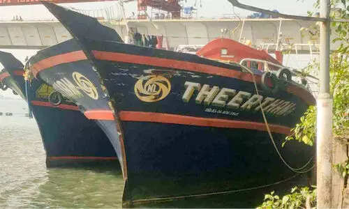 Boat,caught,illegal,fishing,eriyad, എറിയാട്, തൃശൂർ, അനധികൃത ബോട്ട്, Boat,caught,illegal,fishing,eriyad, എറിയാട്, തൃശൂർ, അനധികൃത ബോട്ട്,