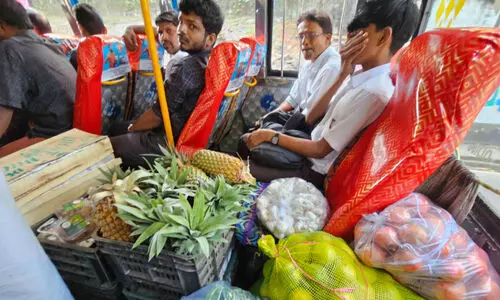 Bus ,vegetables,causes,inconvenience,passengers, ബസ്‍യാത്ര, പച്ചക്കറികൾ, യാത്രാദുരിതം, കണ്ണൂർ